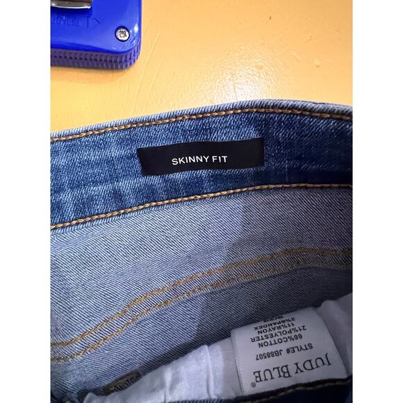 Judy Blue Mid Rise Skinny Jeans Boho Patch 70s Print Denim Stretch Fit Jeans - Picture 9 of 13